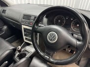 Volkswagen Golf 3.2 R32 Hatchback 3dr Petrol Manual (276 g/km, 240 bhp) 14