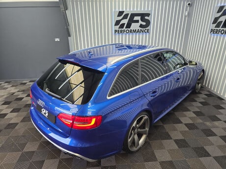 Audi RS4 4.2 FSI V8 Estate 5dr Petrol S Tronic quattro Euro 5 (450 ps) 18