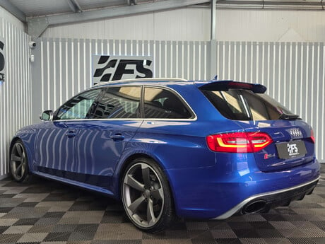 Audi RS4 4.2 FSI V8 Estate 5dr Petrol S Tronic quattro Euro 5 (450 ps) 30