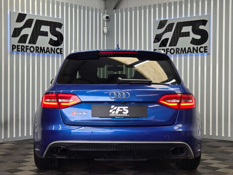 Audi RS4 4.2 FSI V8 Estate 5dr Petrol S Tronic quattro Euro 5 (450 ps) 27