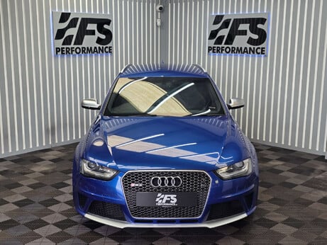 Audi RS4 4.2 FSI V8 Estate 5dr Petrol S Tronic quattro Euro 5 (450 ps) 42