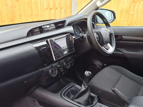 Toyota Hilux 2.4 D-4D Active Pickup Double Cab 4dr Diesel Manual 4WD Euro 6 (3.5t) (150 25