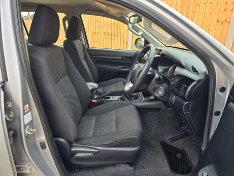 Toyota Hilux 2.4 D-4D Active Pickup Double Cab 4dr Diesel Manual 4WD Euro 6 (3.5t) (150 22