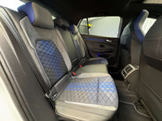 Volkswagen Golf 2.0 TSI R Hatchback 5dr Petrol DSG 4Motion Euro 6 (s/s) (320 ps) 9