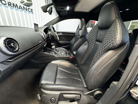Audi RS3 2.5 TFSI Audi Sport Edition Saloon 4dr Petrol S Tronic quattro Euro 6 (s/s) 4