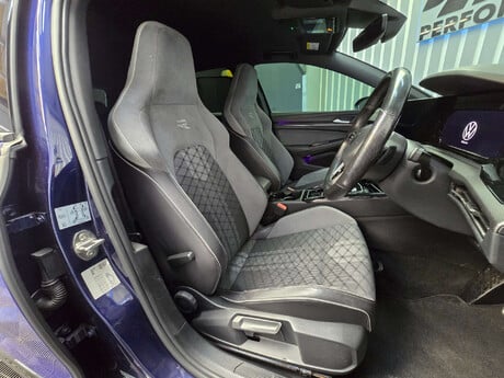 Volkswagen Golf 1.5 eTSI MHEV R-Line Hatchback 5dr Petrol Hybrid DSG Euro 6 (s/s) (150 ps) 7