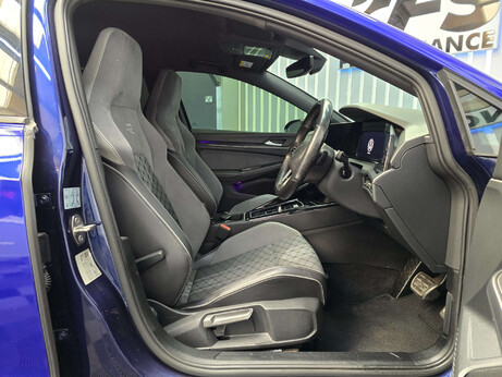 Volkswagen Golf 1.5 eTSI MHEV R-Line Hatchback 5dr Petrol Hybrid DSG Euro 6 (s/s) (150 ps) 29