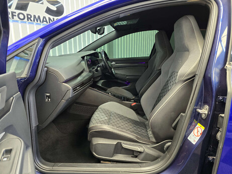 Volkswagen Golf 1.5 eTSI MHEV R-Line Hatchback 5dr Petrol Hybrid DSG Euro 6 (s/s) (150 ps) 31