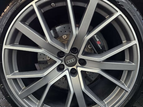 Audi RS6 4.0 TFSI V8 Performance Estate 5dr Petrol Tiptronic quattro Euro 6 (s/s) (6 38