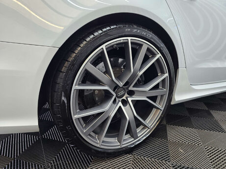 Audi RS6 4.0 TFSI V8 Performance Estate 5dr Petrol Tiptronic quattro Euro 6 (s/s) (6 36