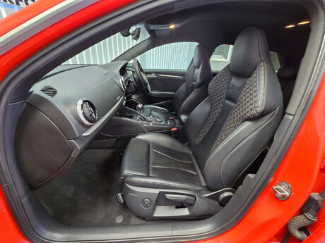 Audi RS3 2.5 TFSI Sportback 5dr Petrol S Tronic quattro Euro 6 (s/s) (Nav) (367 ps) 9