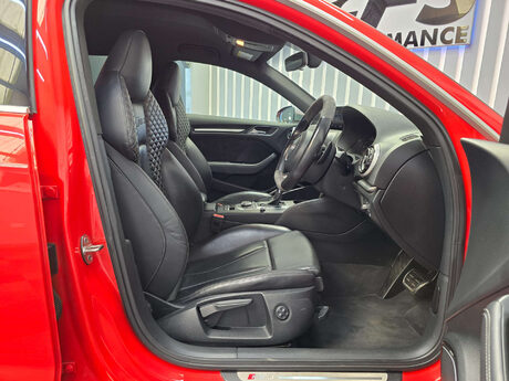Audi RS3 2.5 TFSI Sportback 5dr Petrol S Tronic quattro Euro 6 (s/s) (Nav) (367 ps) 36