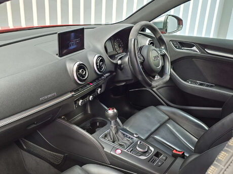 Audi RS3 2.5 TFSI Sportback 5dr Petrol S Tronic quattro Euro 6 (s/s) (Nav) (367 ps) 37