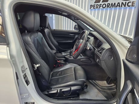 BMW 1 Series 3.0 M140I Shadow Edition Auto 5dr 34