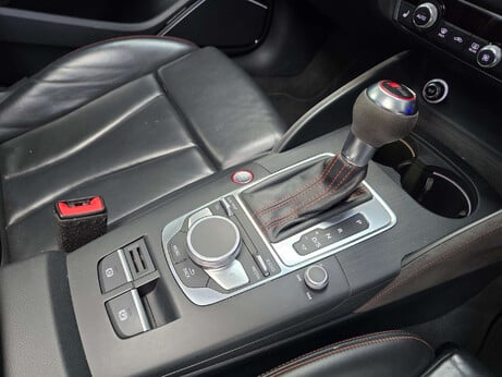 Audi RS3 2.5 TFSI Saloon 4dr Petrol S Tronic quattro Euro 6 (s/s) (400 ps) 7