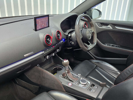 Audi RS3 2.5 TFSI Saloon 4dr Petrol S Tronic quattro Euro 6 (s/s) (400 ps) 8