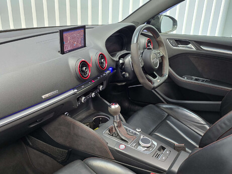 Audi RS3 2.5 TFSI Saloon 4dr Petrol S Tronic quattro Euro 6 (s/s) (400 ps) 4