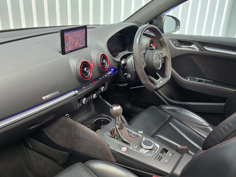 Audi RS3 2.5 TFSI Saloon 4dr Petrol S Tronic quattro Euro 6 (s/s) (400 ps) 18