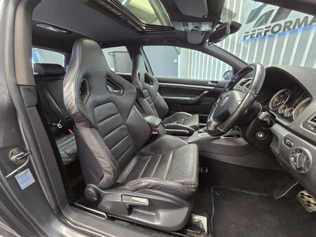 Volkswagen Golf 3.2 V6 R32 Hatchback 3dr Petrol DSG 4Motion (233 g/km, 247 bhp) 6