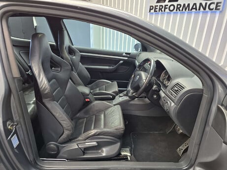 Volkswagen Golf 3.2 V6 R32 Hatchback 3dr Petrol DSG 4Motion (233 g/km, 247 bhp) 12