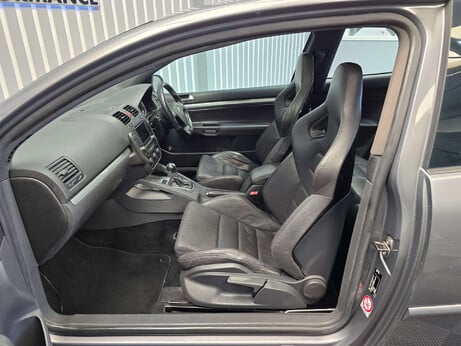 Volkswagen Golf 3.2 V6 R32 Hatchback 3dr Petrol DSG 4Motion (233 g/km, 247 bhp) 14