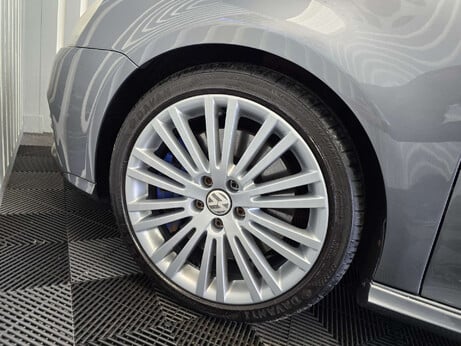 Volkswagen Golf 3.2 V6 R32 Hatchback 3dr Petrol DSG 4Motion (233 g/km, 247 bhp) 17