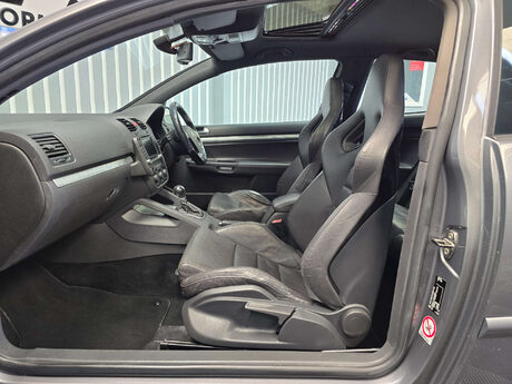 Volkswagen Golf 3.2 V6 R32 Hatchback 3dr Petrol DSG 4Motion (233 g/km, 247 bhp) 31