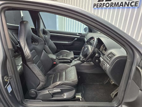 Volkswagen Golf 3.2 V6 R32 Hatchback 3dr Petrol DSG 4Motion (233 g/km, 247 bhp) 16
