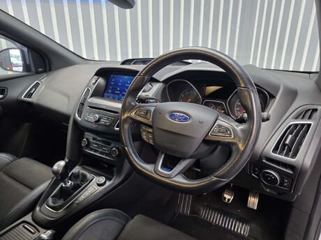 Ford Focus 2.3T EcoBoost RS Hatchback 5dr Petrol Manual AWD Euro 6 (s/s) (350 ps) 22