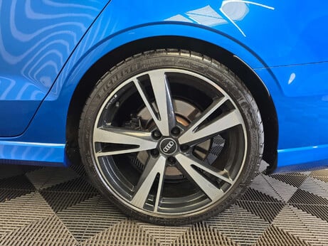Audi RS3 2.5 TFSI Saloon 4dr Petrol S Tronic quattro Euro 6 (s/s) (400 ps) 25
