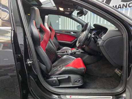 Audi RS4 4.2 FSI V8 Limited Edition Estate 5dr Petrol S Tronic quattro Euro 5 (450 p 39