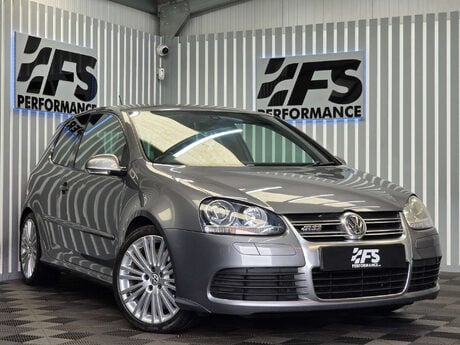 Volkswagen Golf 3.2 Golf R32 4WD 3dr 1