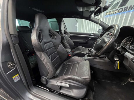 Volkswagen Golf 3.2 Golf R32 4WD 3dr 7
