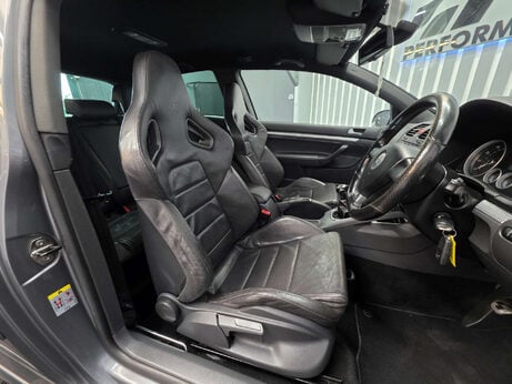 Volkswagen Golf 3.2 Golf R32 4WD 3dr 3