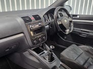 Volkswagen Golf 3.2 Golf R32 4WD 3dr 8