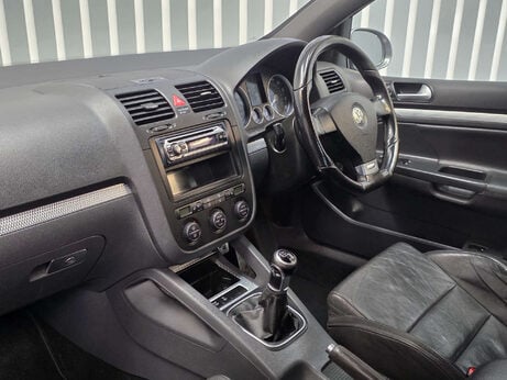 Volkswagen Golf 3.2 Golf R32 4WD 3dr 4