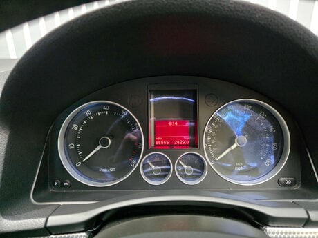 Volkswagen Golf 3.2 Golf R32 4WD 3dr 11