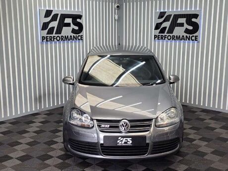 Volkswagen Golf 3.2 Golf R32 4WD 3dr 14
