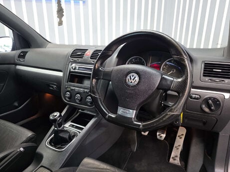 Volkswagen Golf 3.2 Golf R32 4WD 3dr 16