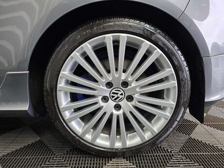 Volkswagen Golf 3.2 Golf R32 4WD 3dr 23