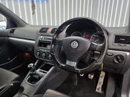 Volkswagen Golf 3.2 Golf R32 4WD 3dr 37