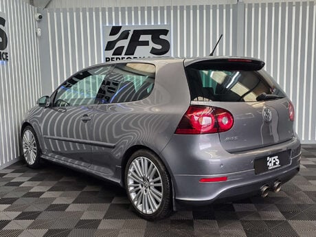 Volkswagen Golf 3.2 Golf R32 4WD 3dr 42