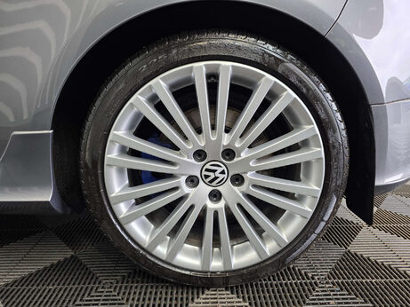 Volkswagen Golf 3.2 Golf R32 4WD 3dr 23