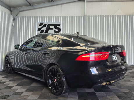 Jaguar XE 2.0d R-Sport Saloon 4dr Diesel Auto Euro 6 (s/s) (180 ps) 30