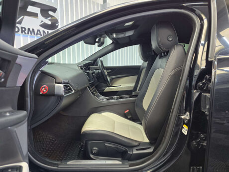 Jaguar XE 2.0d R-Sport Saloon 4dr Diesel Auto Euro 6 (s/s) (180 ps) 39