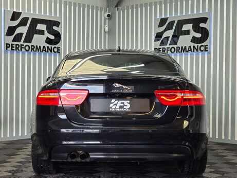 Jaguar XE 2.0d R-Sport Saloon 4dr Diesel Auto Euro 6 (s/s) (180 ps) 31