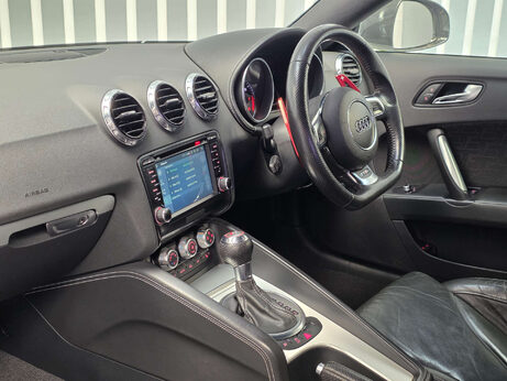 Audi TT 2.5 TFSI Plus Coupe 3dr Petrol S Tronic quattro Euro 5 (360 ps) 31