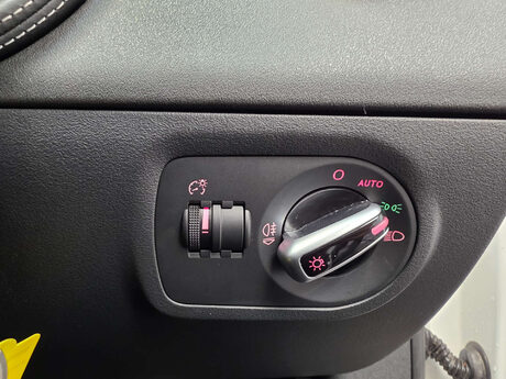 Audi TT 2.5 TFSI Plus Coupe 3dr Petrol S Tronic quattro Euro 5 (360 ps) 37