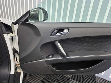 Audi TT 2.5 TFSI Plus Coupe 3dr Petrol S Tronic quattro Euro 5 (360 ps) 34