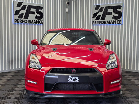 Nissan GT-R 3.8 V6 Premium Black Coupe 2dr Petrol Auto 4WD Euro 5 (550 ps) 2